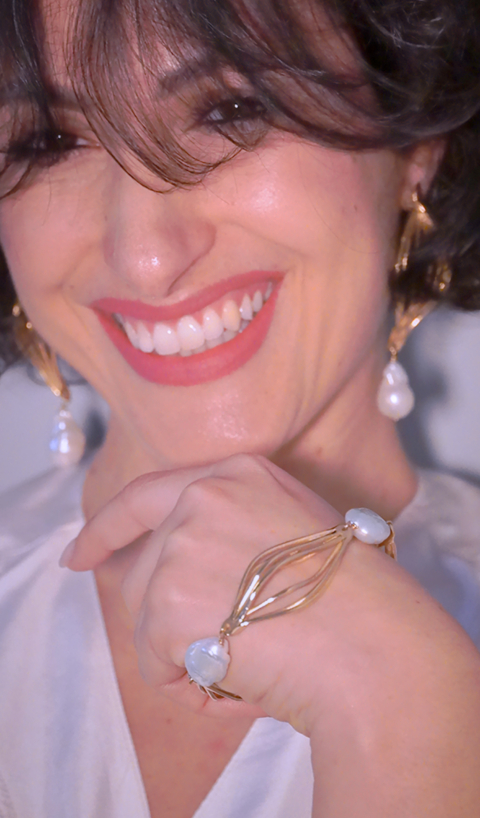 MIRIAM NORI – bracciale con fusi in bronzo dorato e perle di fiume